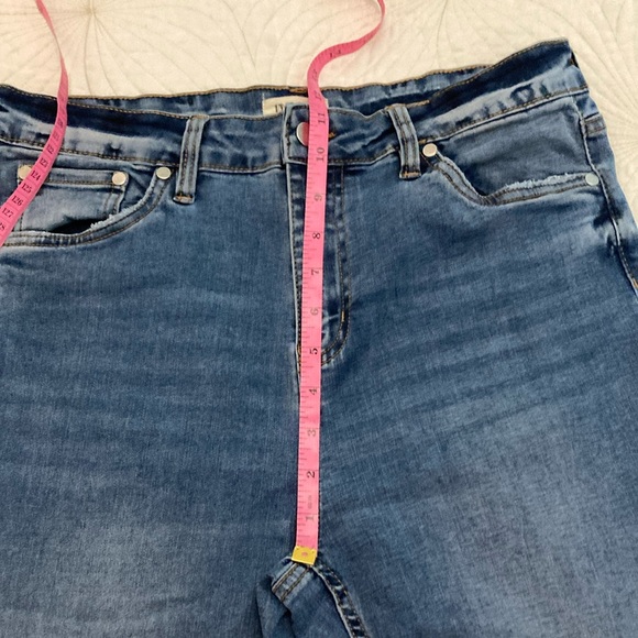 HOST PICK DD77 Super High Rise Cropped Jeans - Picture 7 of 11